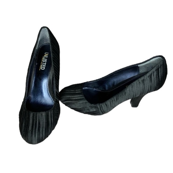 Unlisted by Kenneth Cole size 8-1/2 Black Pumps - Picture 2 of 6